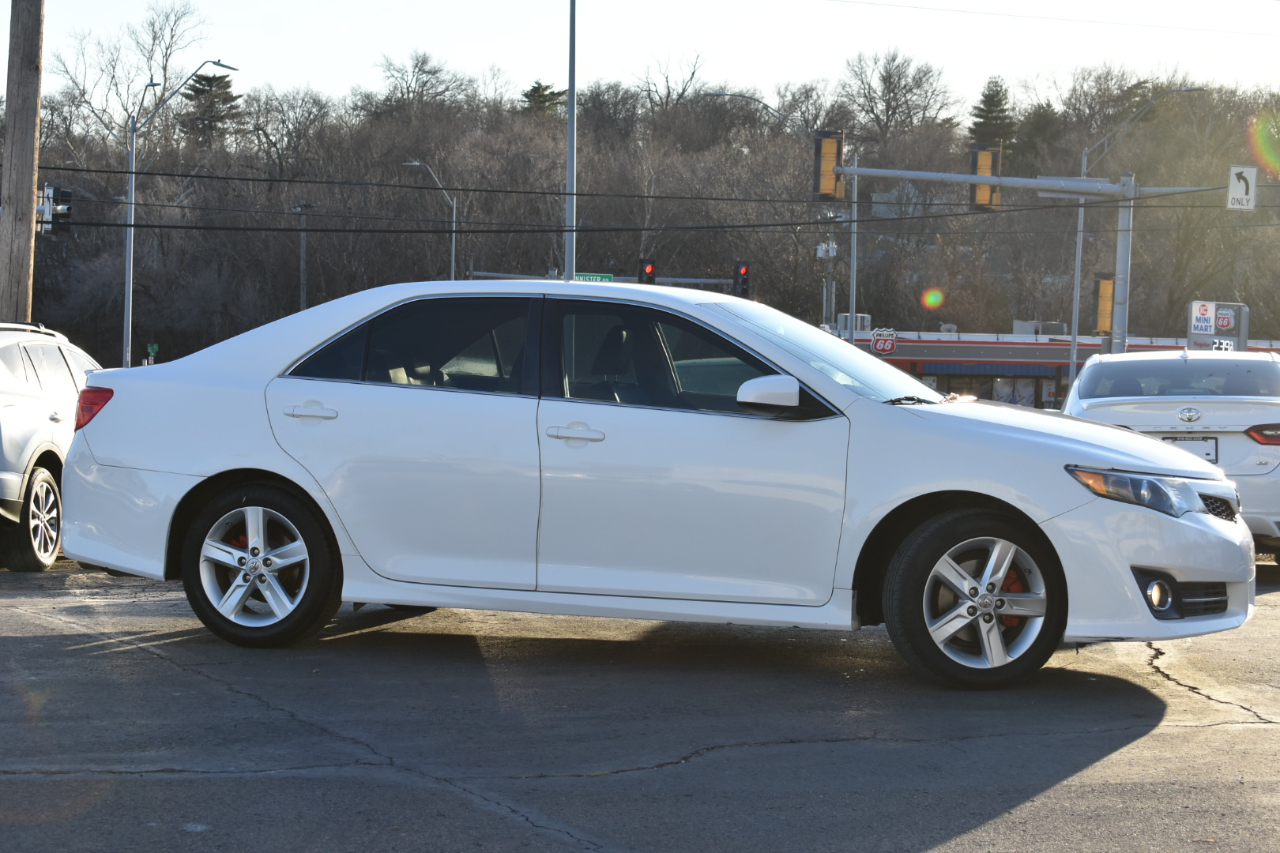 Toyota Camry SE Sport 4D Sedan 2013