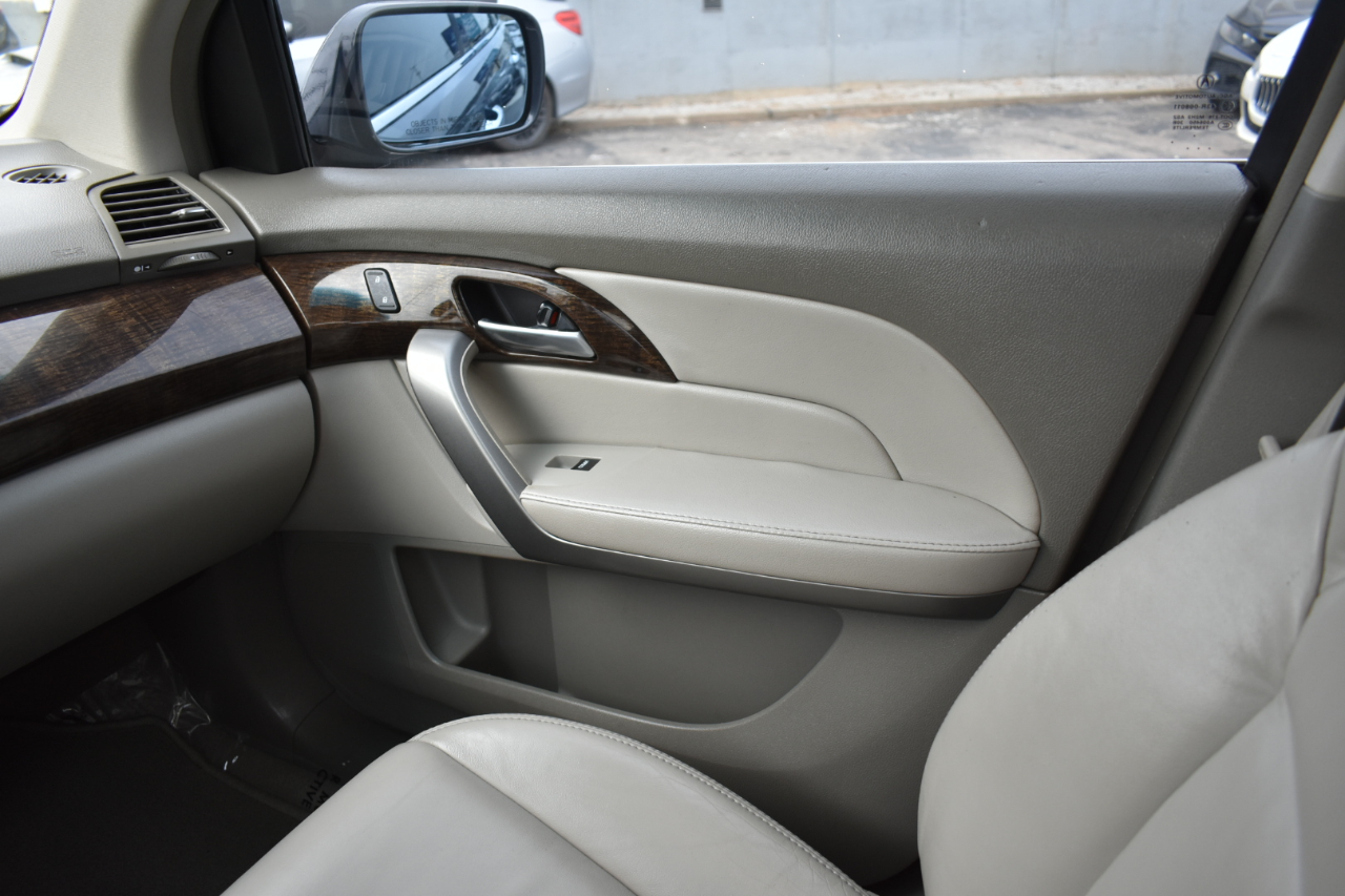 Acura MDX 6-Spd AT w/Tech Package 2013