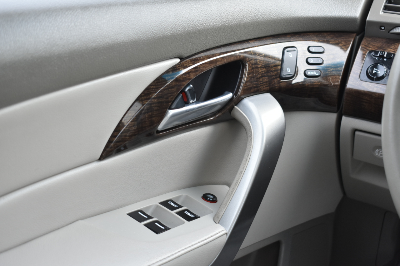 Acura MDX 6-Spd AT w/Tech Package 2013