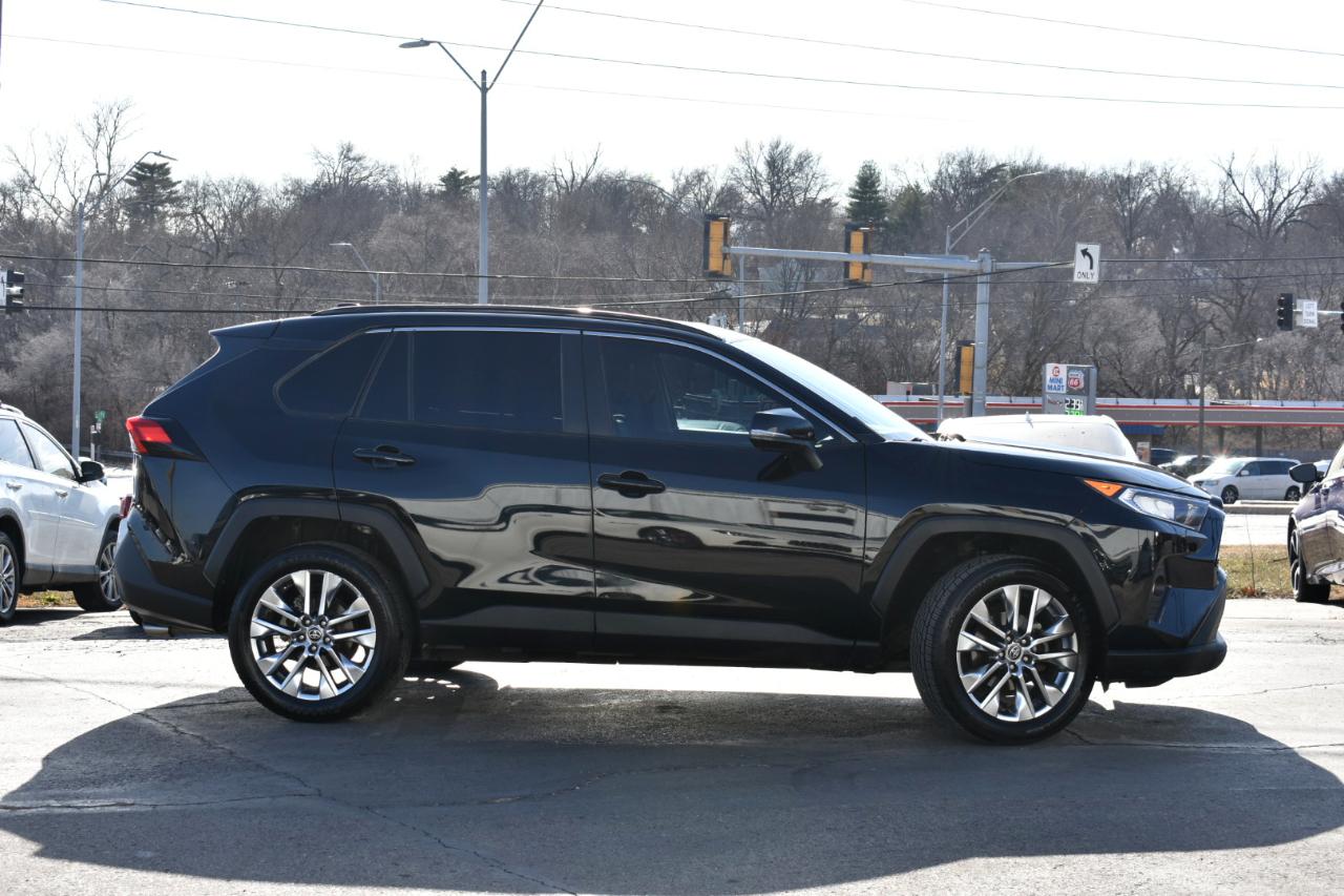 Toyota RAV4 XLE Premium AWD 2021