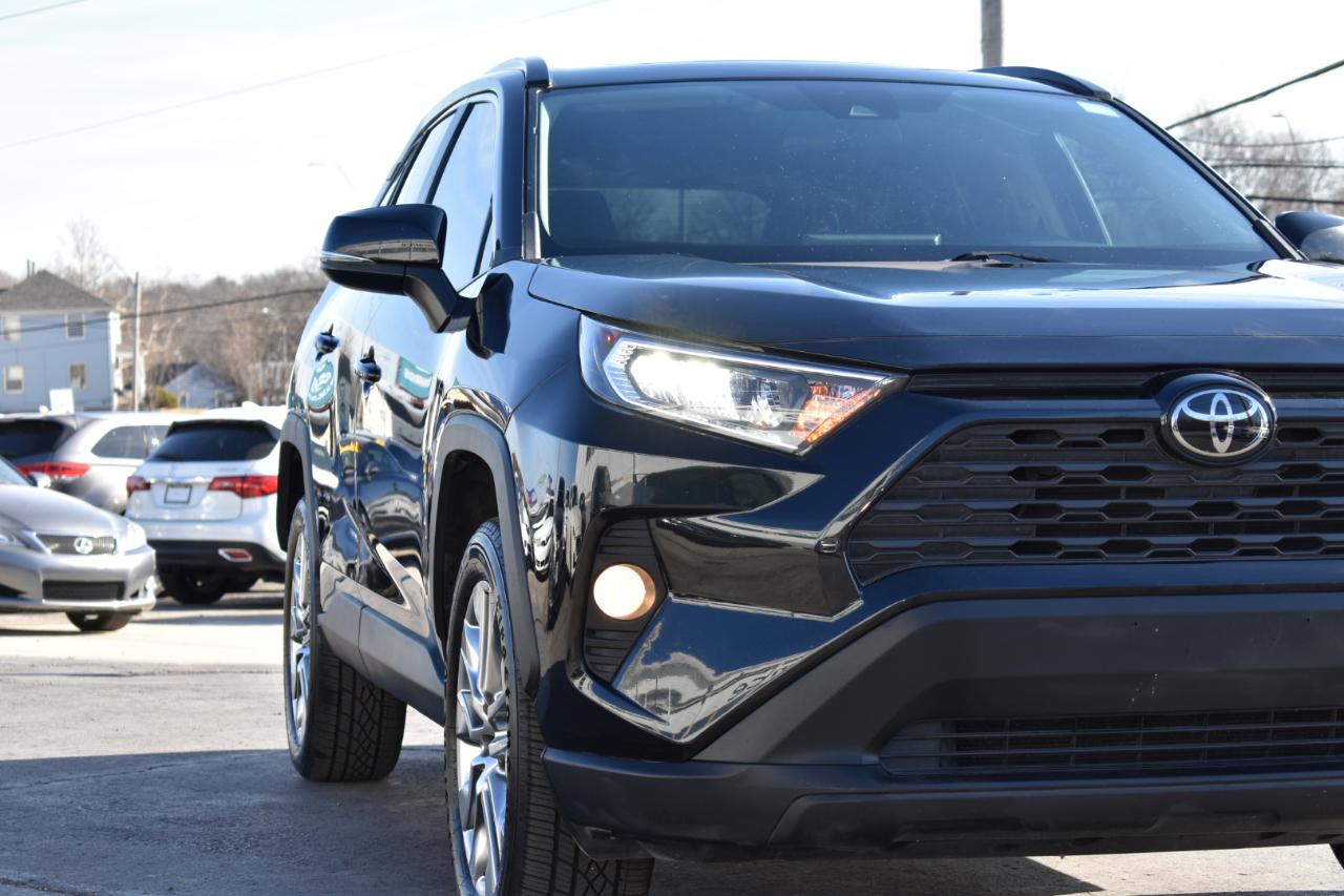 Toyota RAV4 XLE Premium AWD 2021