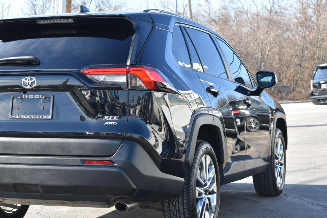 Toyota RAV4 XLE Premium AWD 2021