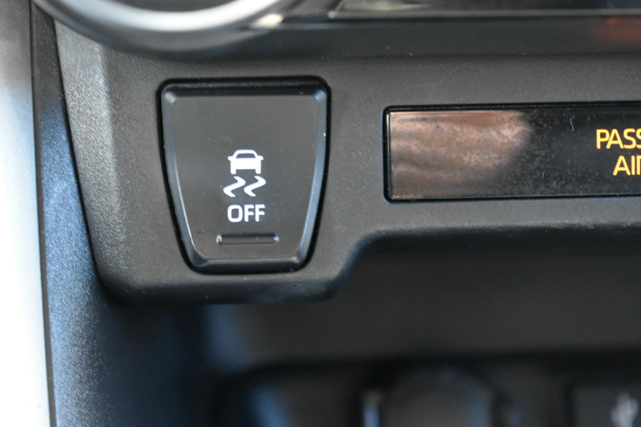 Toyota RAV4 XLE Premium AWD 2021