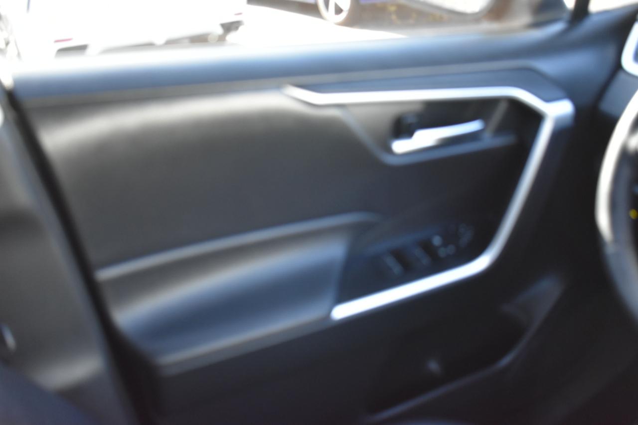 Toyota RAV4 XLE Premium AWD 2021