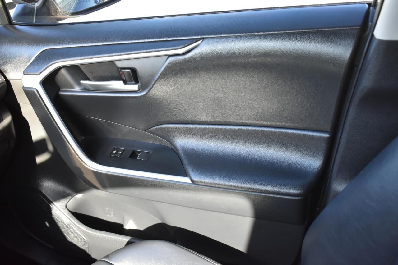 Toyota RAV4 XLE Premium AWD 2021