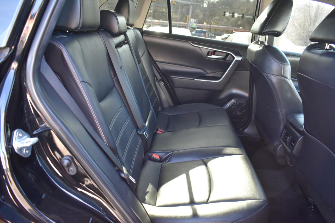 Toyota RAV4 XLE Premium AWD 2021