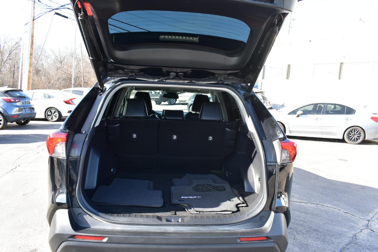 Toyota RAV4 XLE Premium AWD 2021