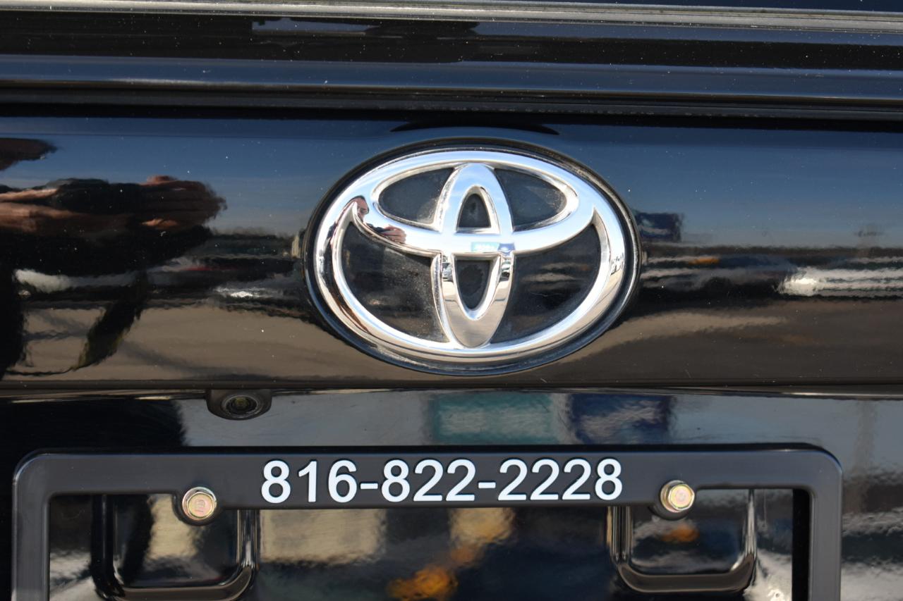 Toyota RAV4 XLE Premium AWD 2021