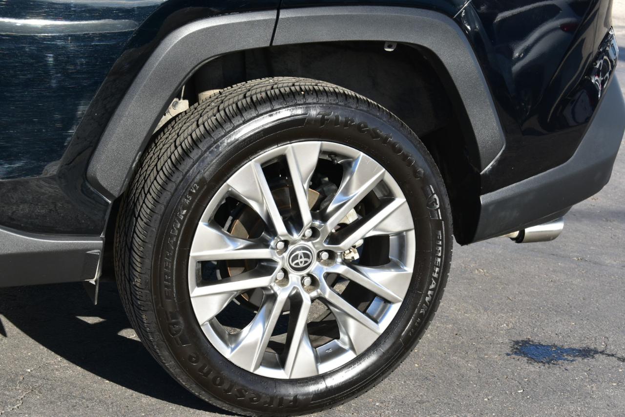 Toyota RAV4 XLE Premium AWD 2021