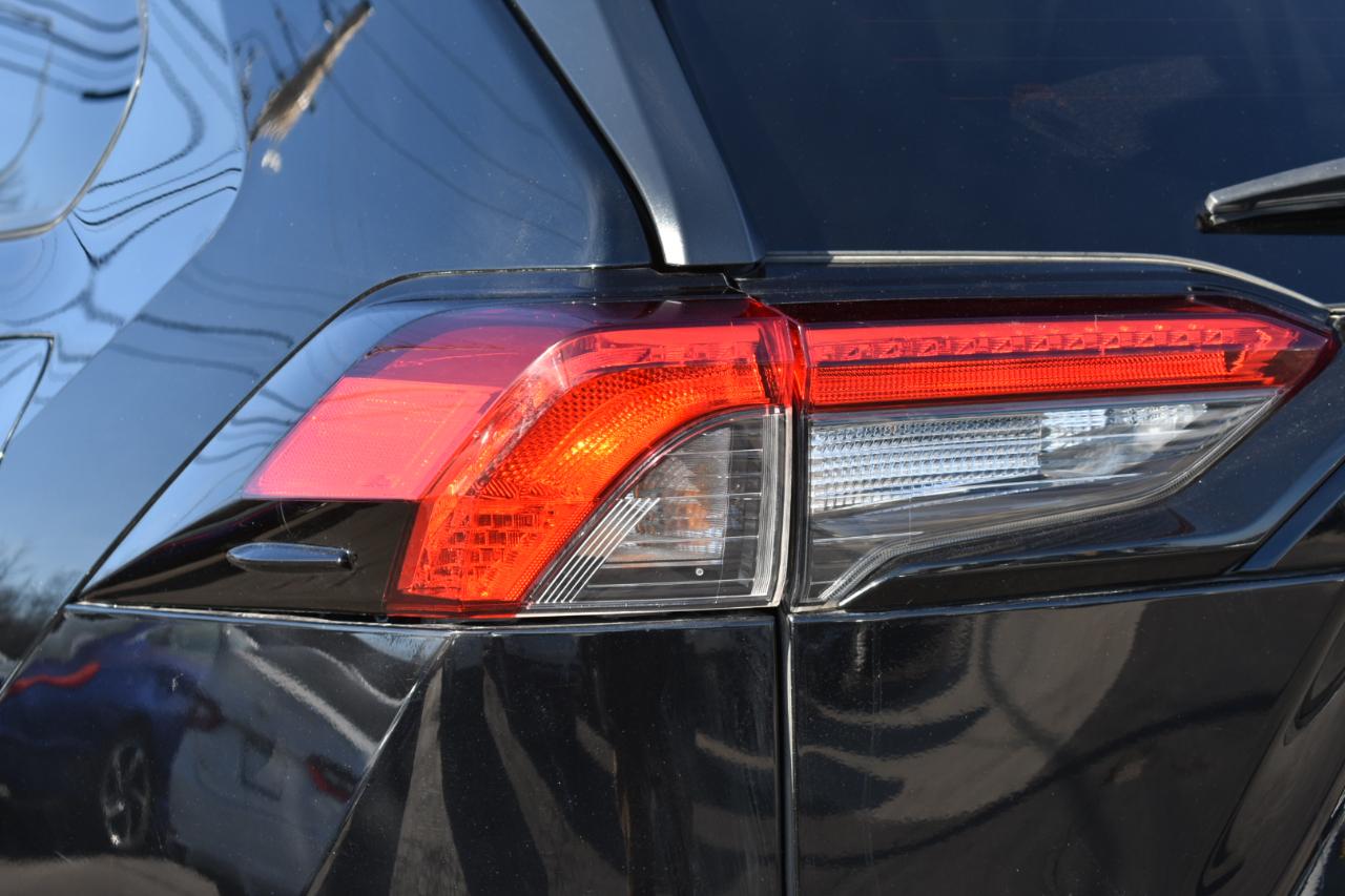 Toyota RAV4 XLE Premium AWD 2021