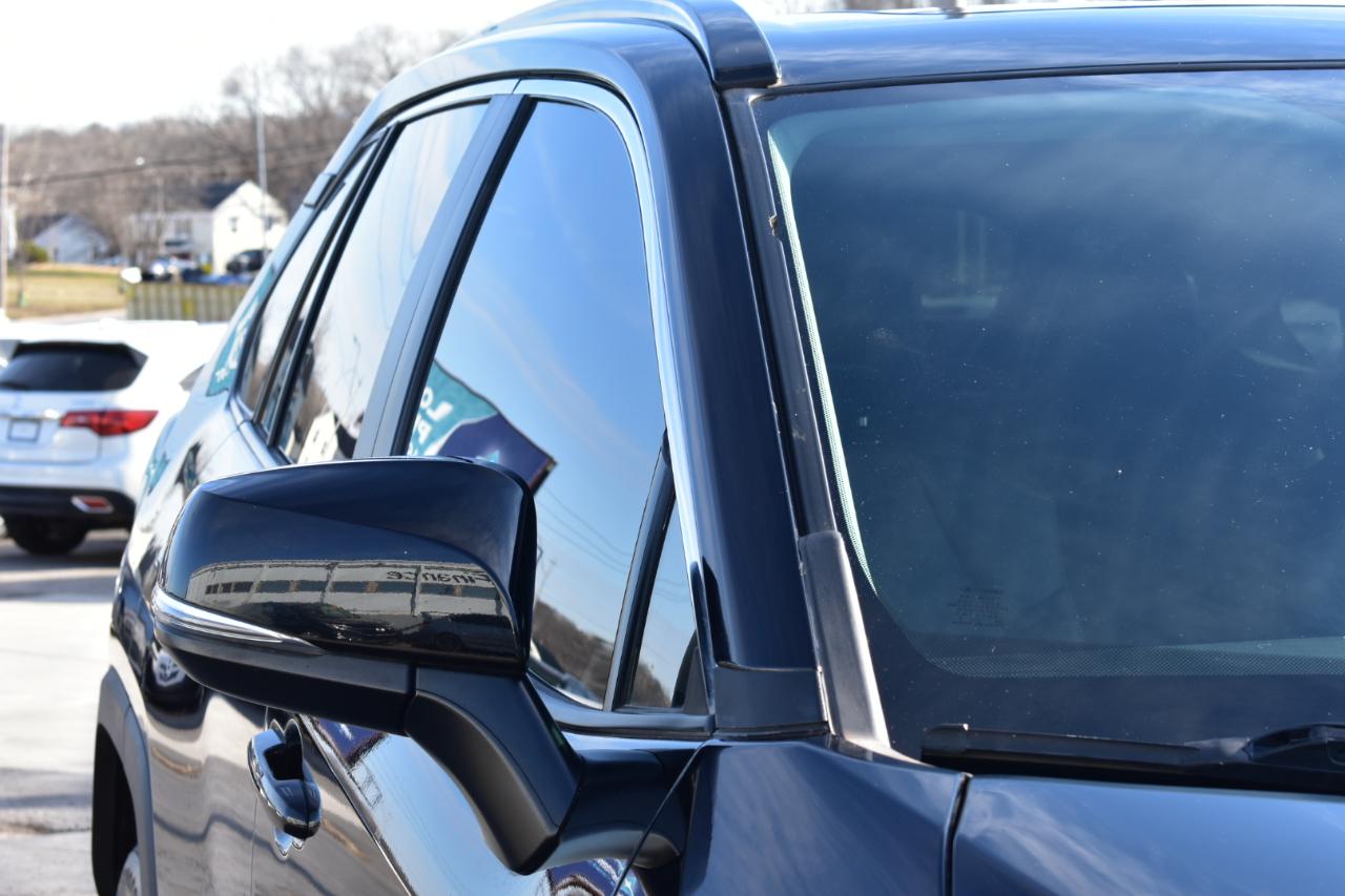 Toyota RAV4 XLE Premium AWD 2021