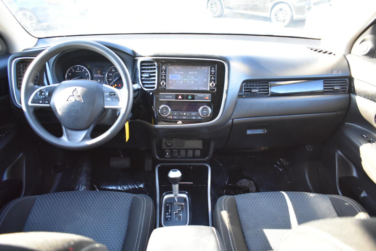 Mitsubishi Outlander ES 2WD 2019