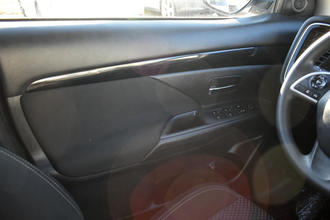 Mitsubishi Outlander ES 2WD 2019