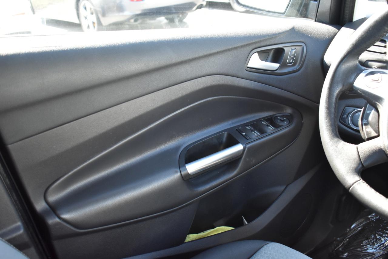 Ford C-Max Hybrid SE 2017