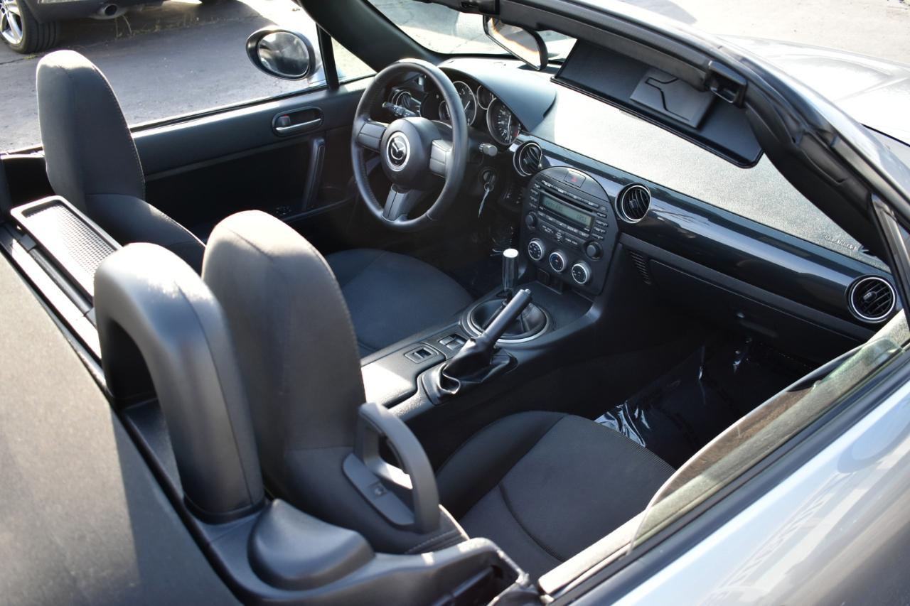 Mazda MX-5 Miata Sport AT 2015