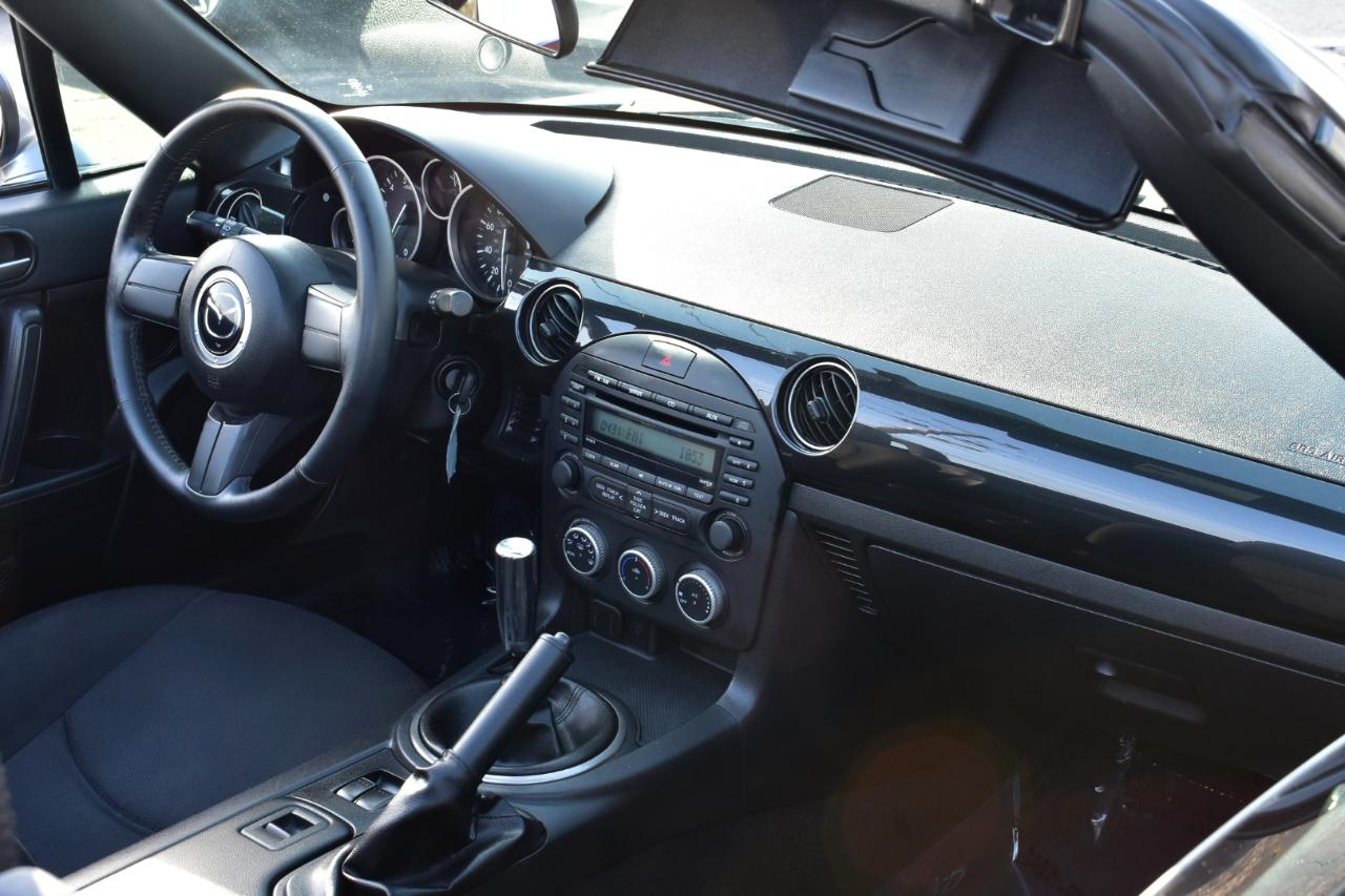 Mazda MX-5 Miata Sport AT 2015