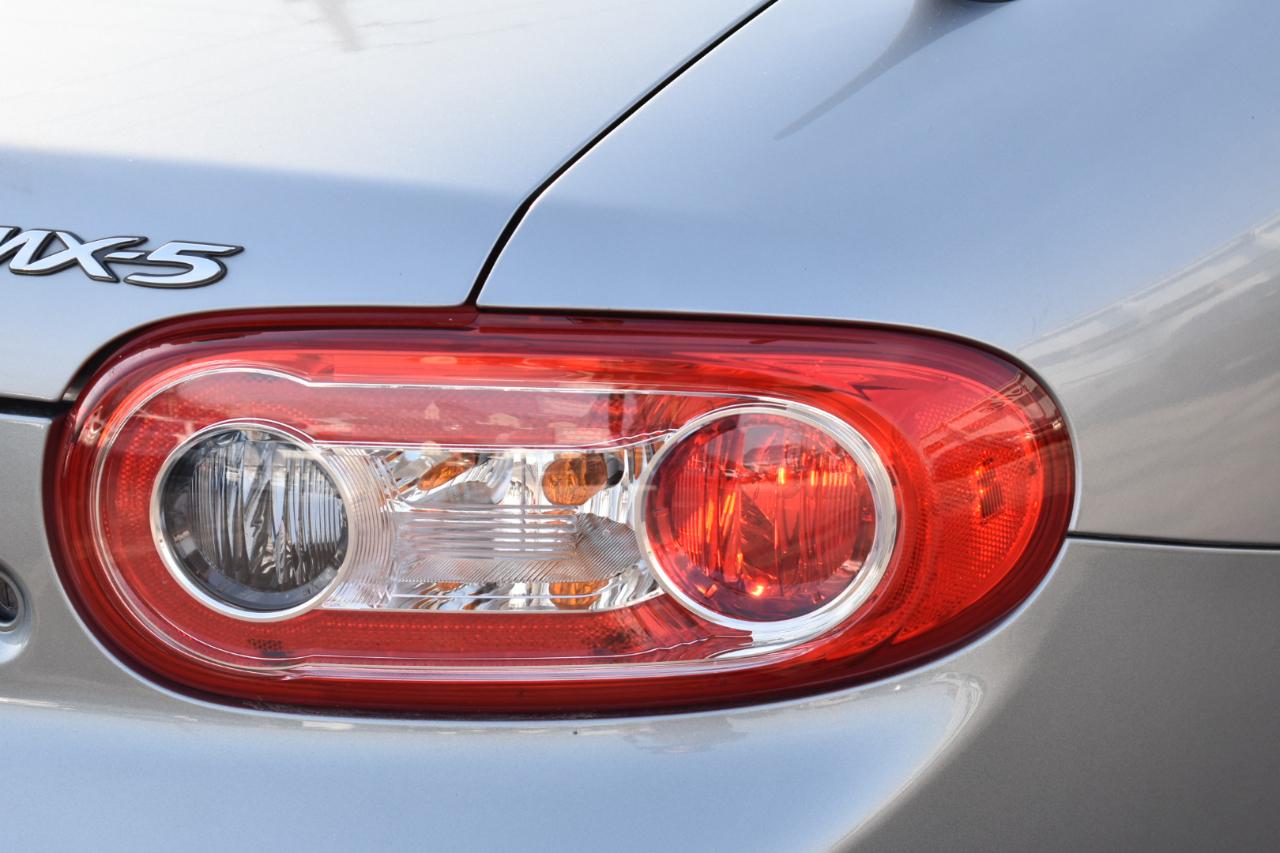 Mazda MX-5 Miata Sport AT 2015