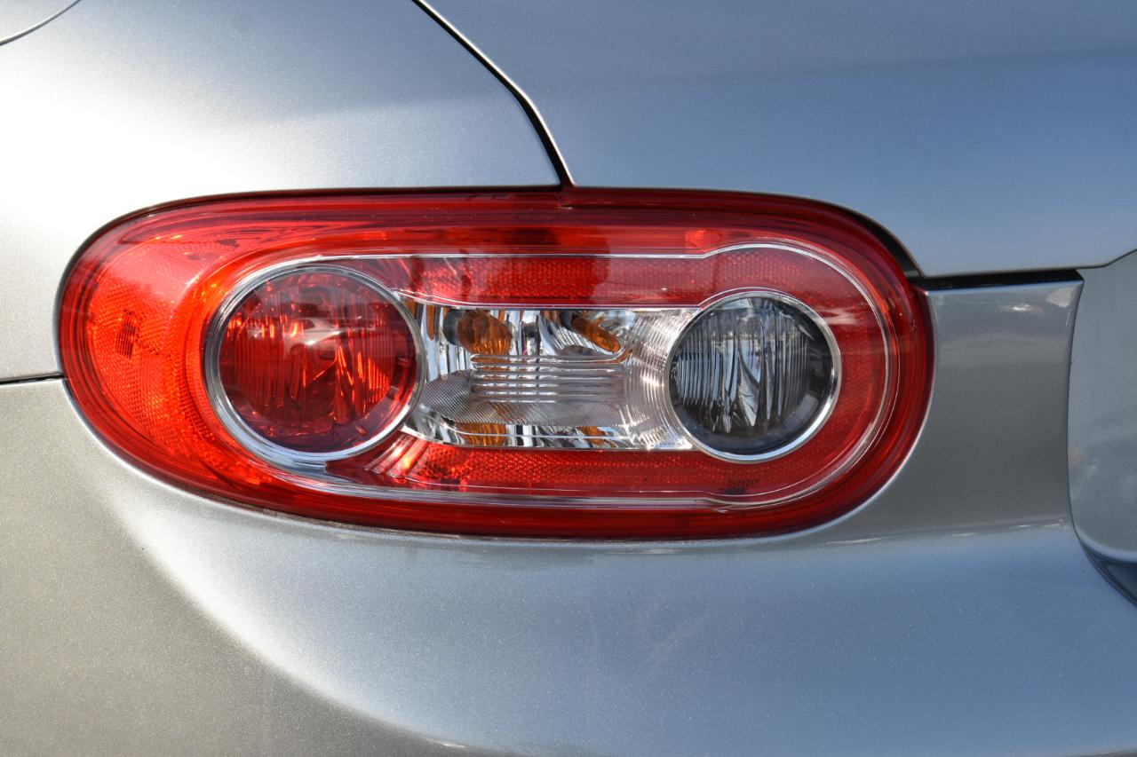 Mazda MX-5 Miata Sport AT 2015