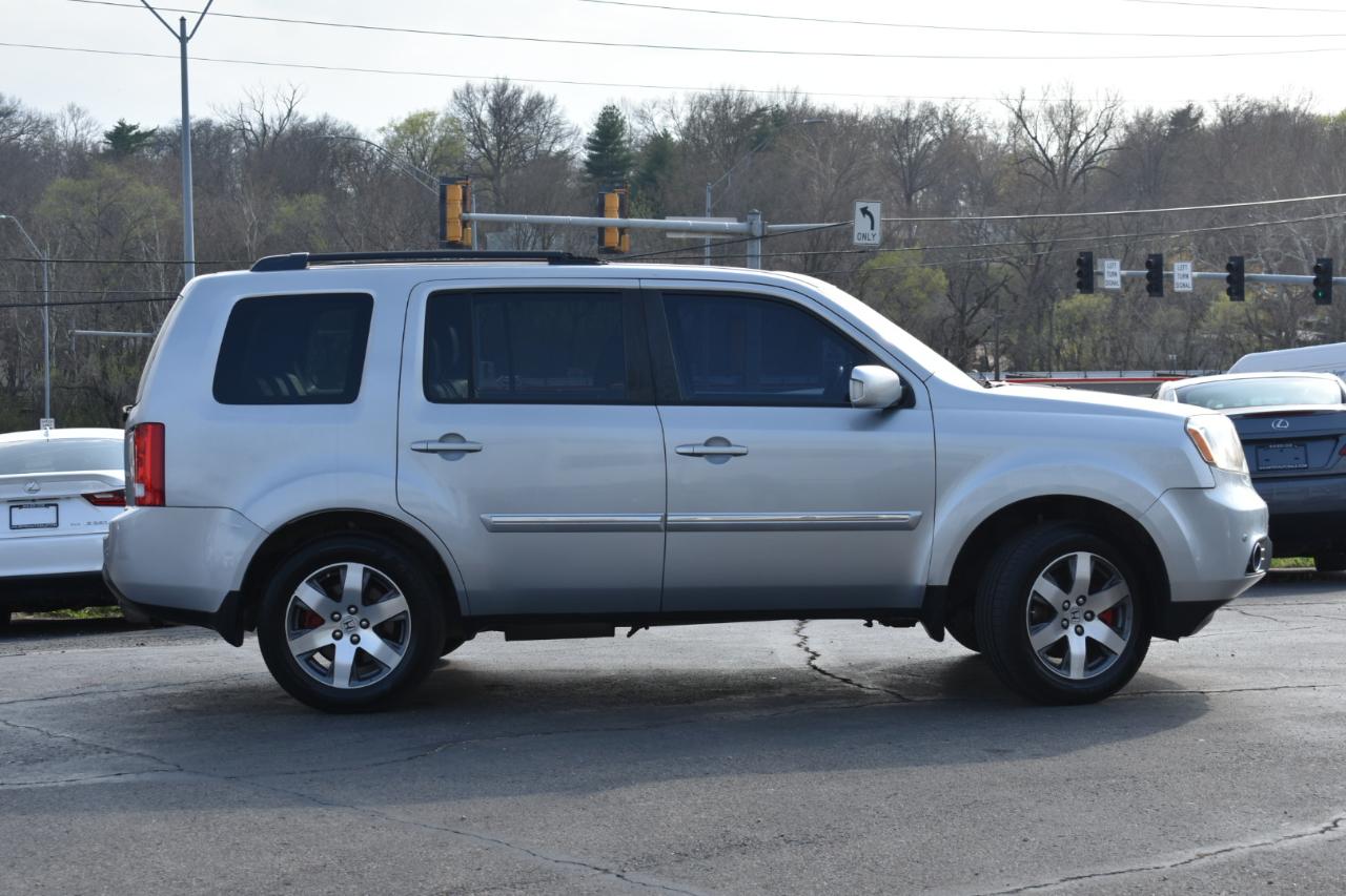 Honda Pilot Touring 4WD 5-Spd AT with DVD 2015