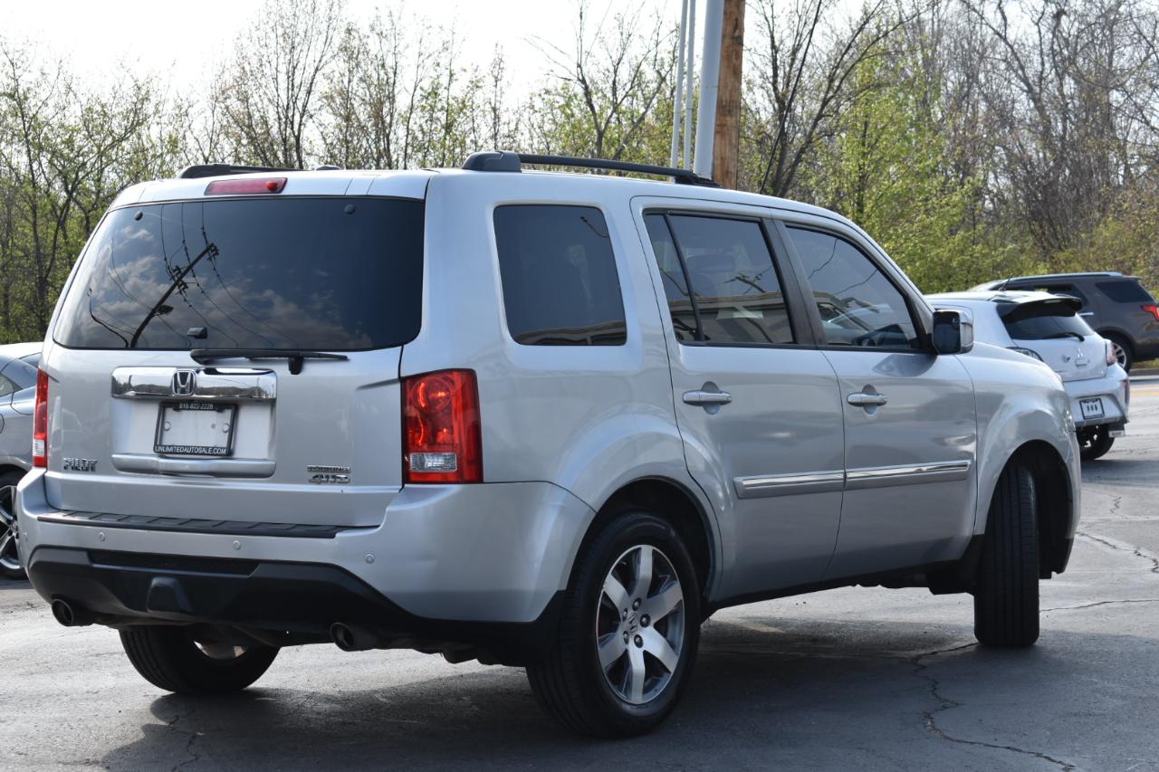 Honda Pilot Touring 4WD 5-Spd AT with DVD 2015