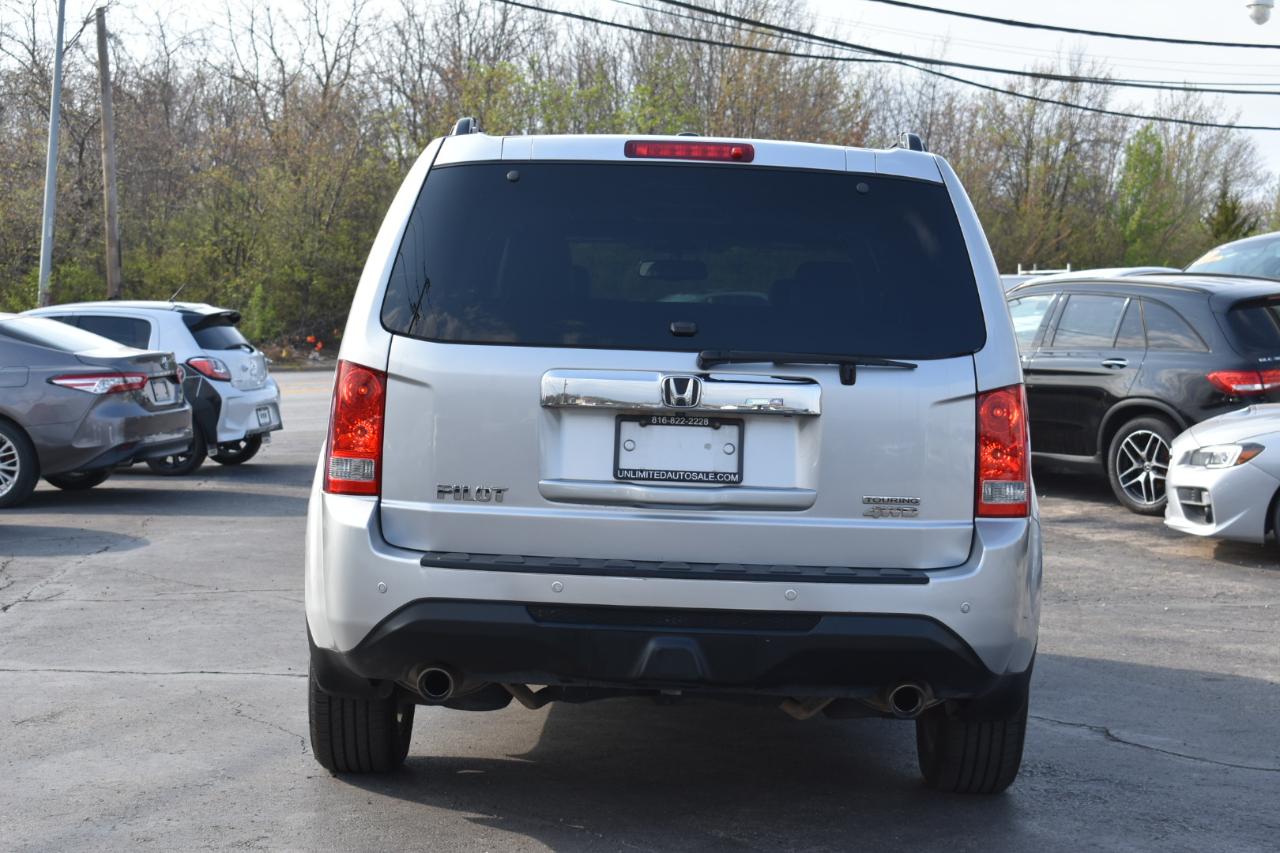 Honda Pilot Touring 4WD 5-Spd AT with DVD 2015