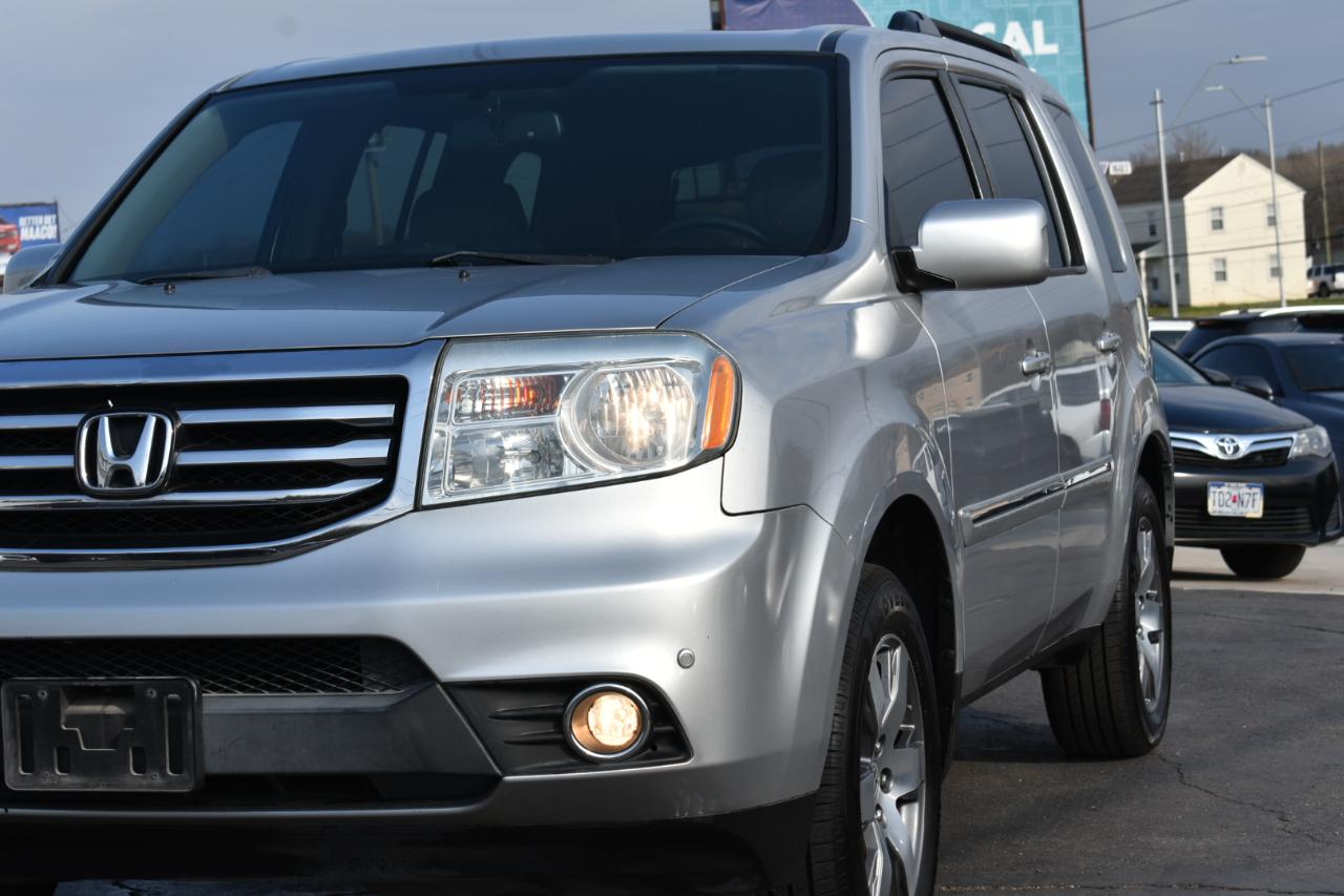 Honda Pilot Touring 4WD 5-Spd AT with DVD 2015