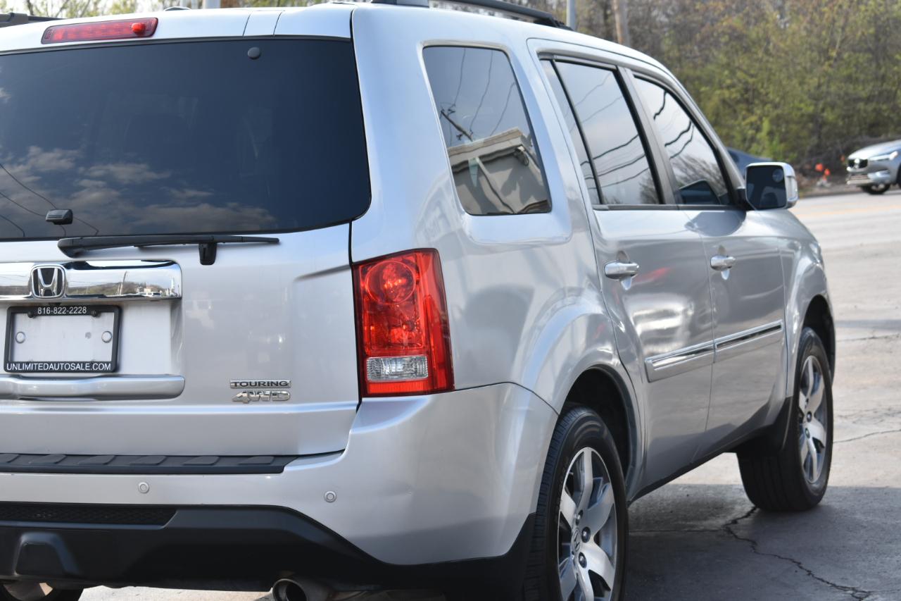 Honda Pilot Touring 4WD 5-Spd AT with DVD 2015
