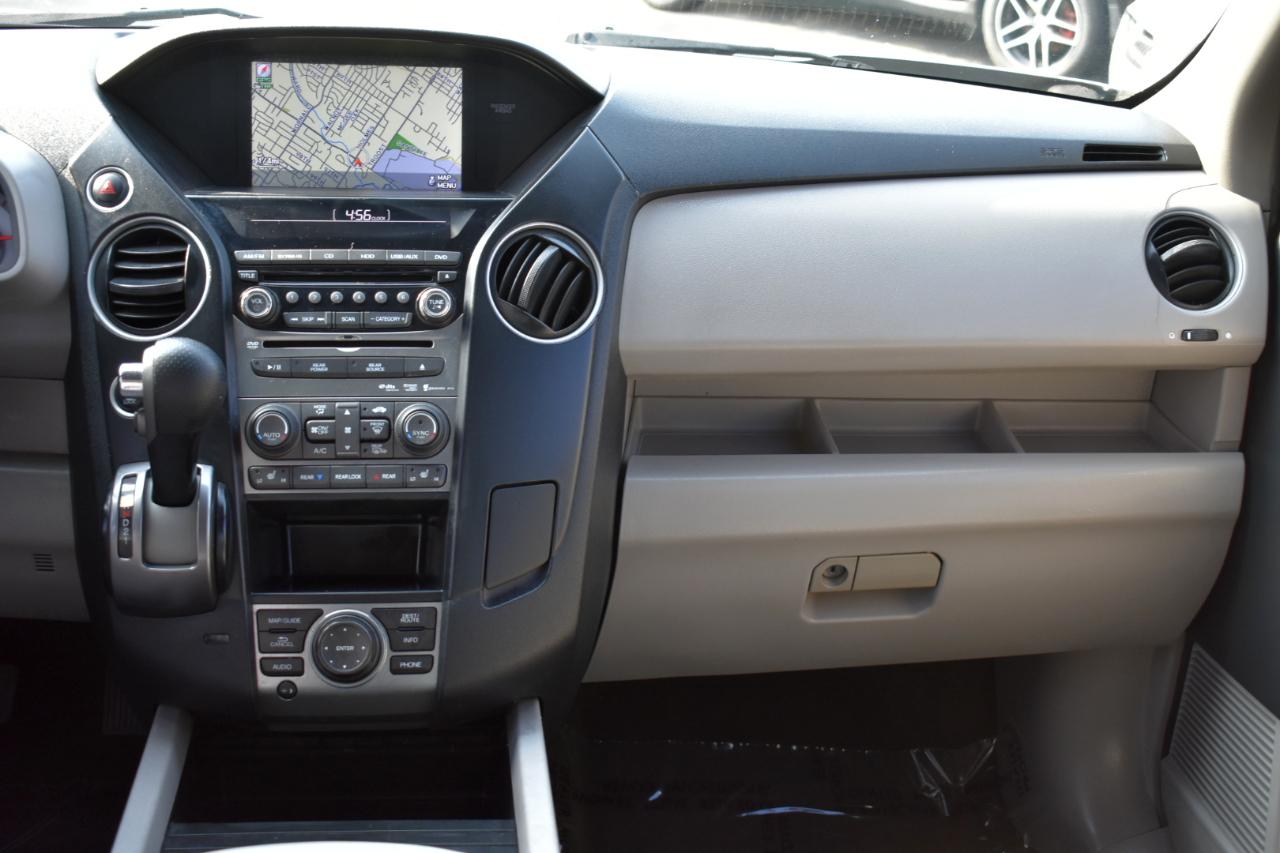 Honda Pilot Touring 4WD 5-Spd AT with DVD 2015