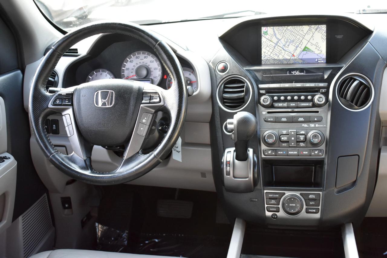 Honda Pilot Touring 4WD 5-Spd AT with DVD 2015