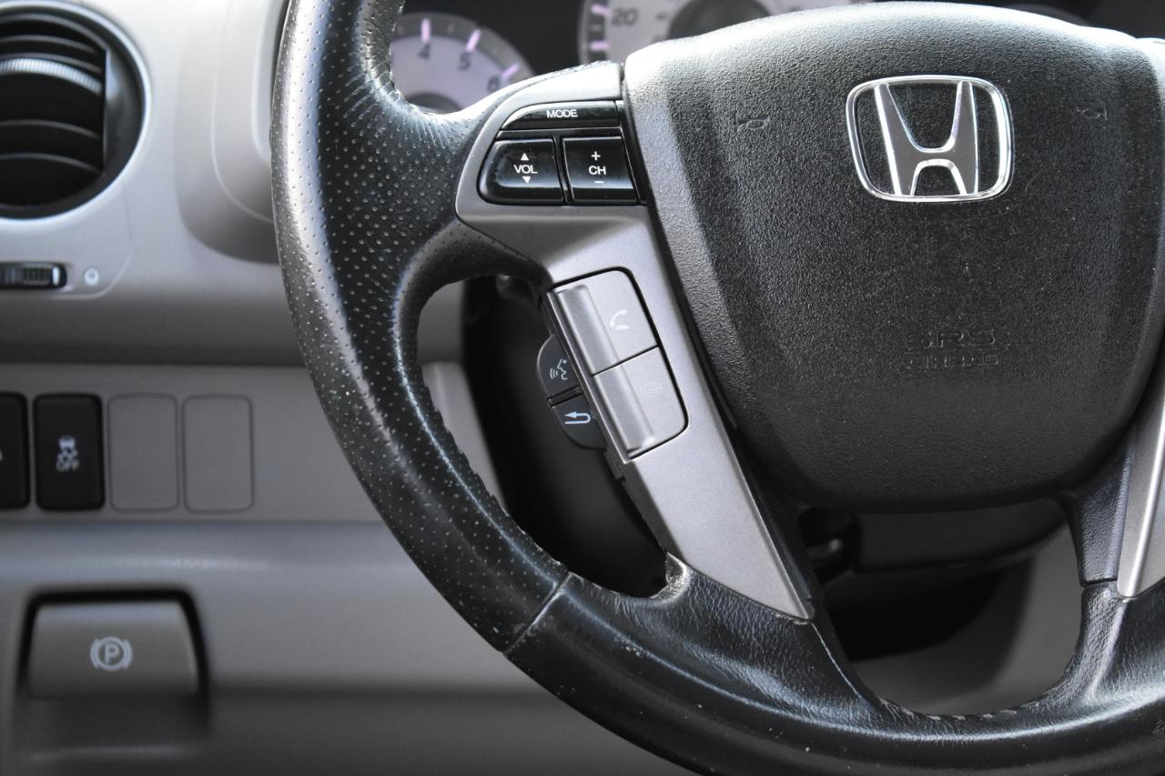 Honda Pilot Touring 4WD 5-Spd AT with DVD 2015