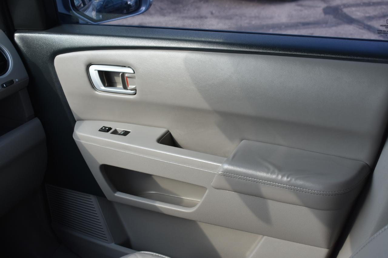 Honda Pilot Touring 4WD 5-Spd AT with DVD 2015