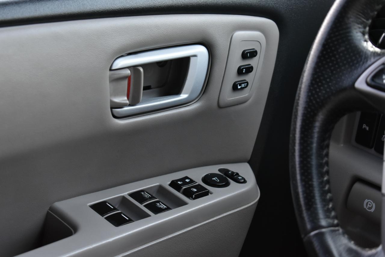 Honda Pilot Touring 4WD 5-Spd AT with DVD 2015