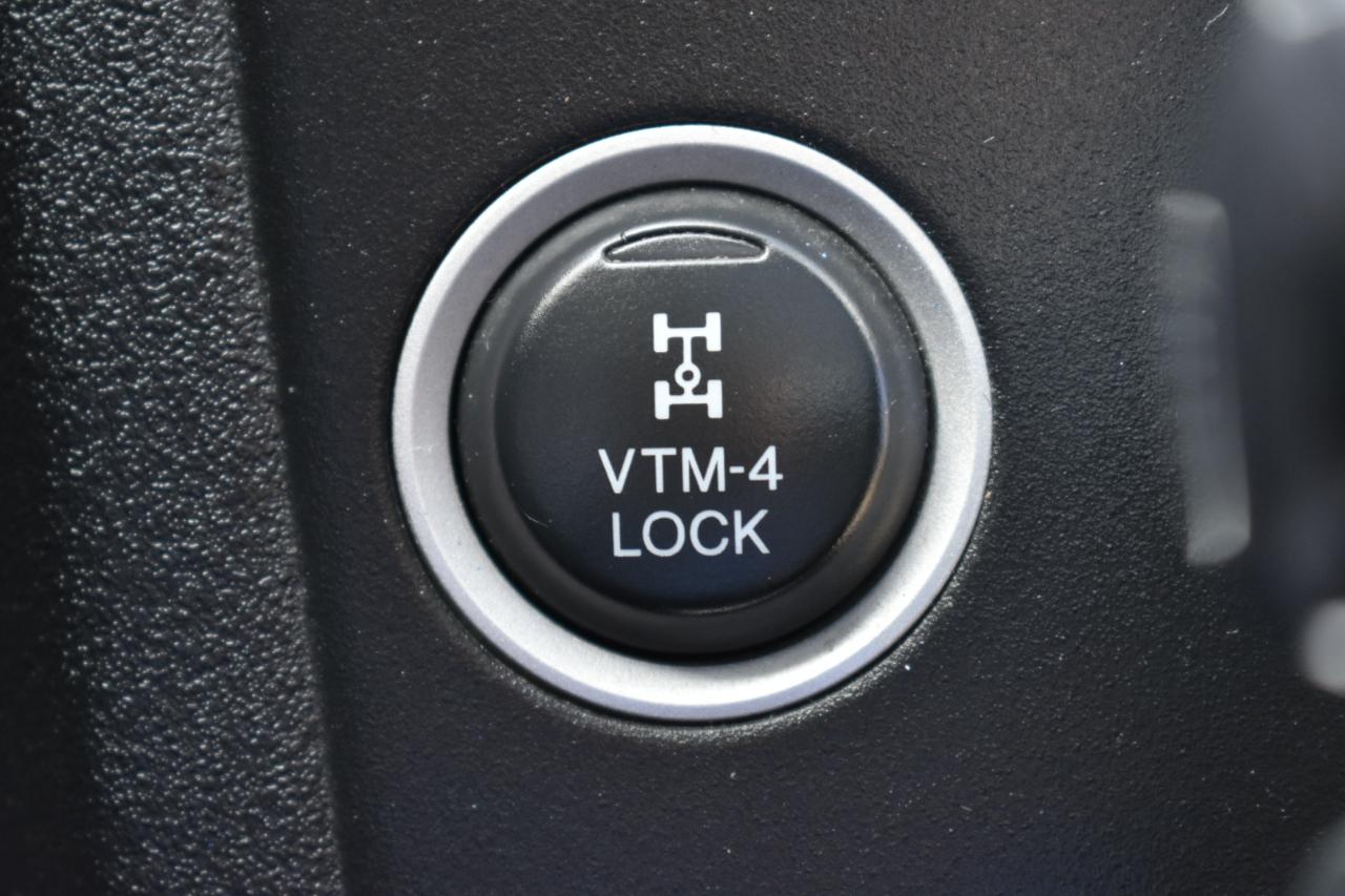 Honda Pilot Touring 4WD 5-Spd AT with DVD 2015