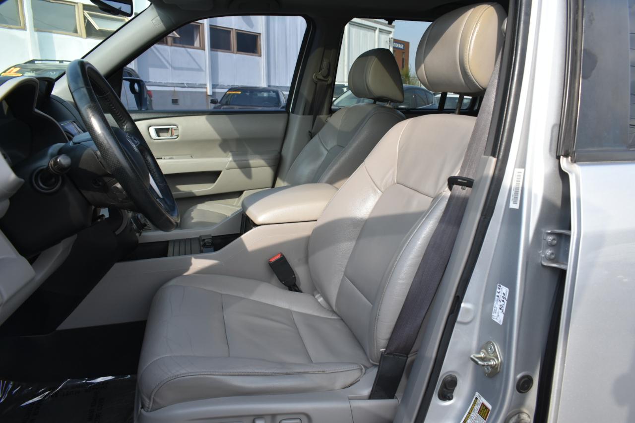 Honda Pilot Touring 4WD 5-Spd AT with DVD 2015