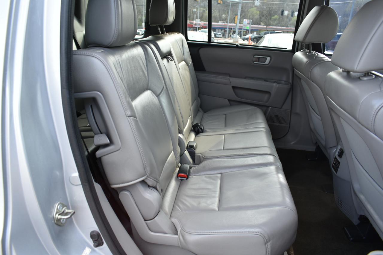 Honda Pilot Touring 4WD 5-Spd AT with DVD 2015