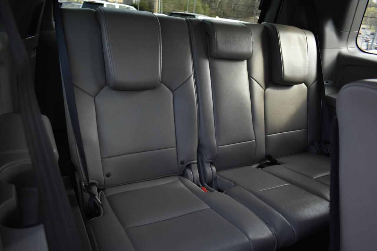 Honda Pilot Touring 4WD 5-Spd AT with DVD 2015