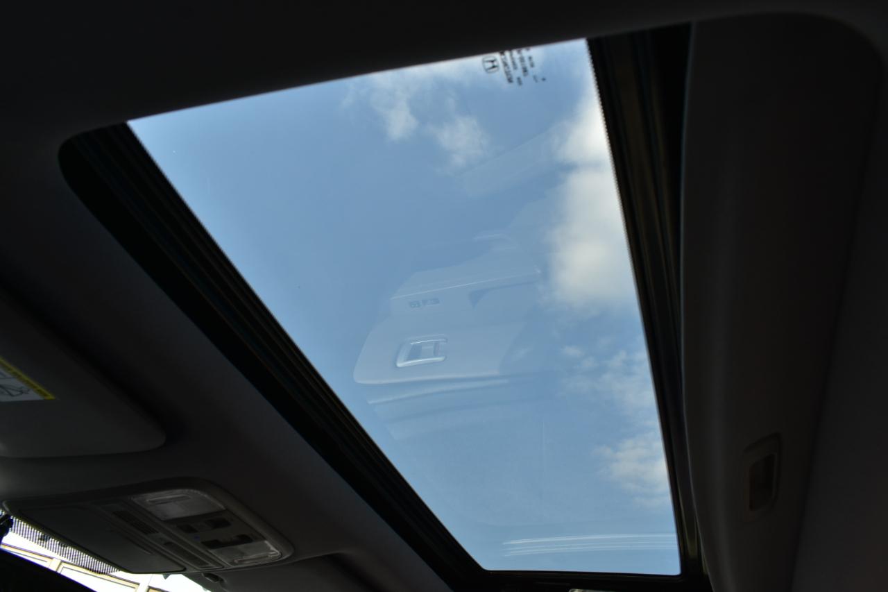 Honda Pilot Touring 4WD 5-Spd AT with DVD 2015