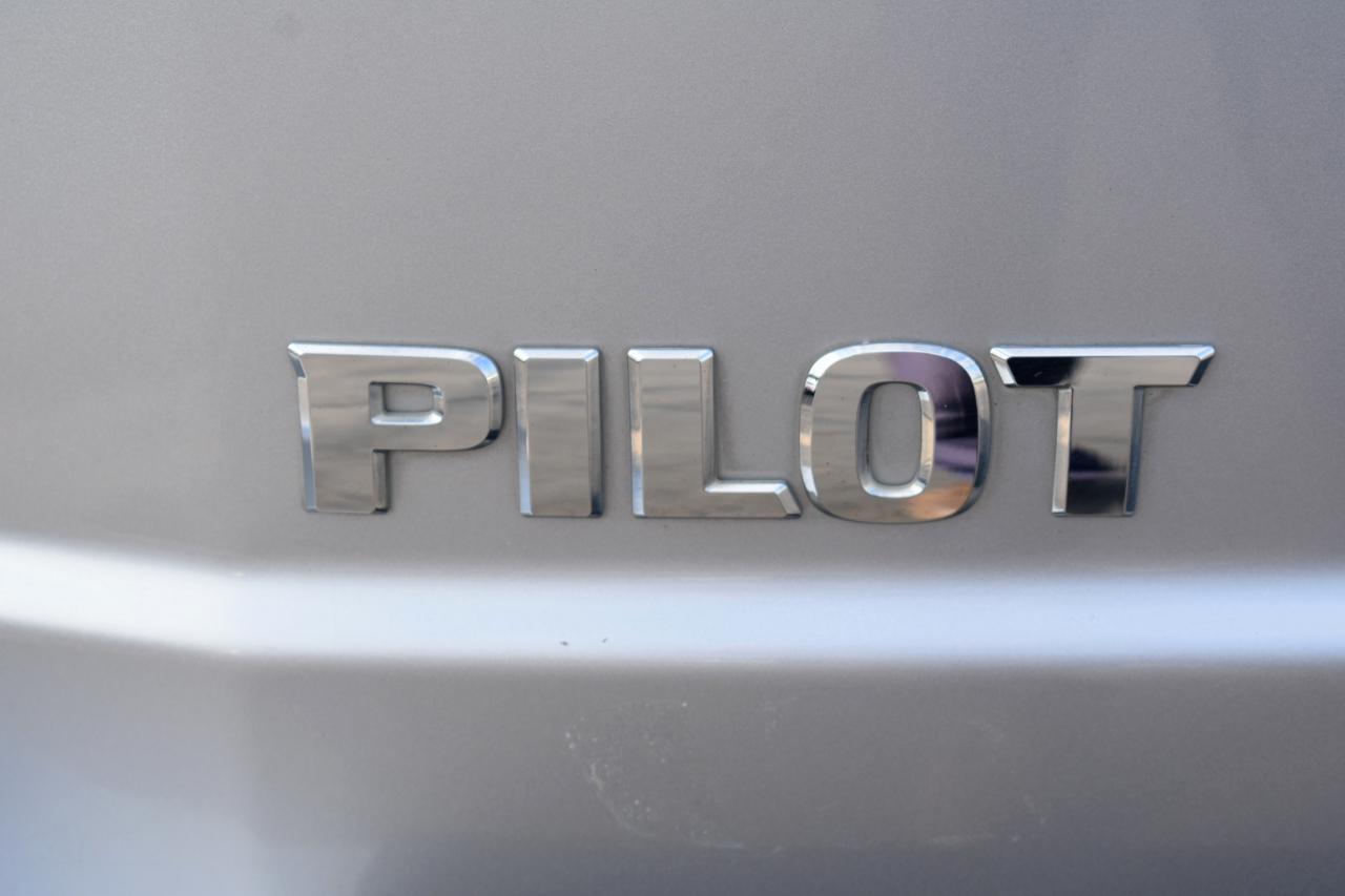 Honda Pilot Touring 4WD 5-Spd AT with DVD 2015