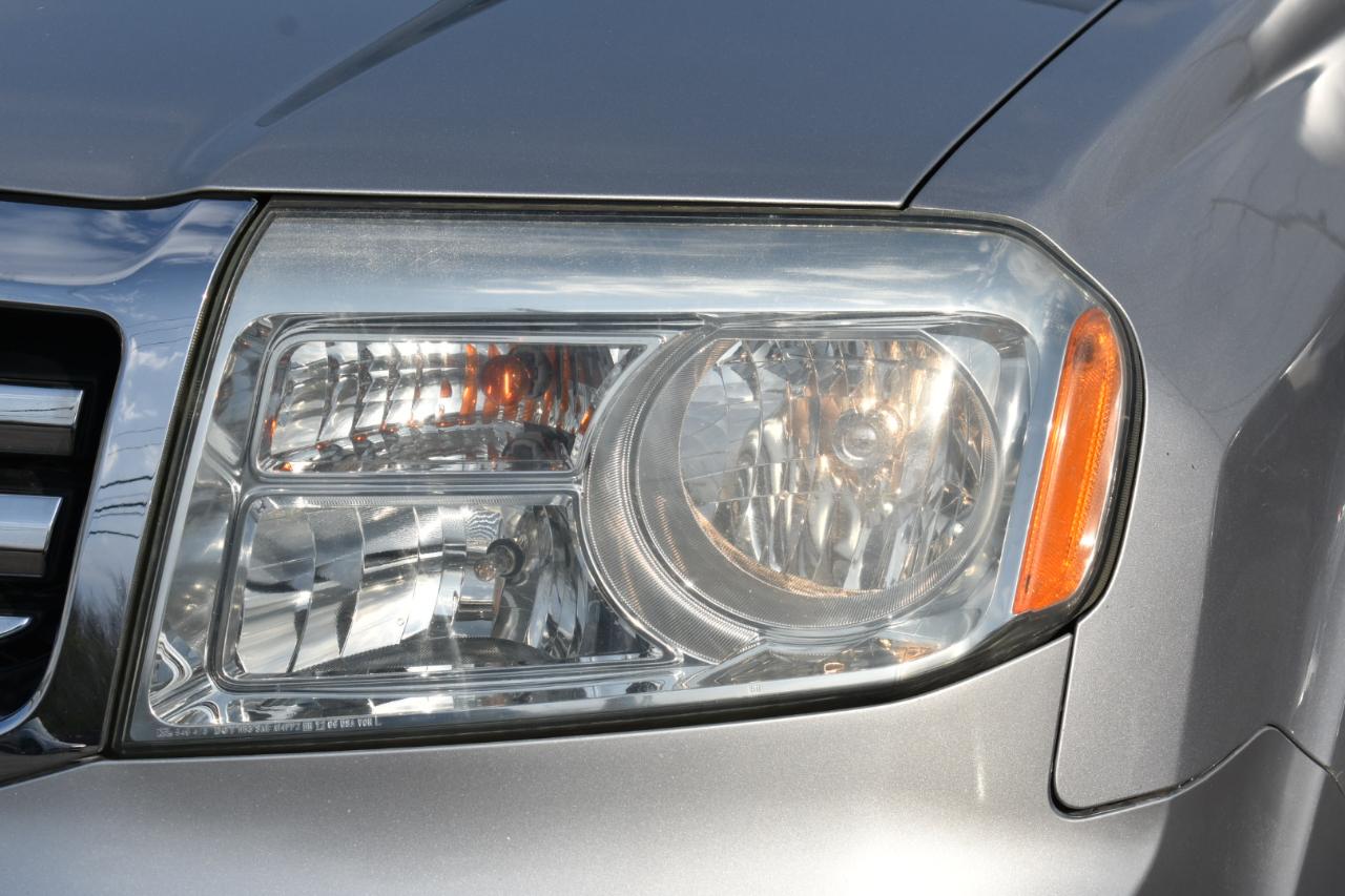 Honda Pilot Touring 4WD 5-Spd AT with DVD 2015