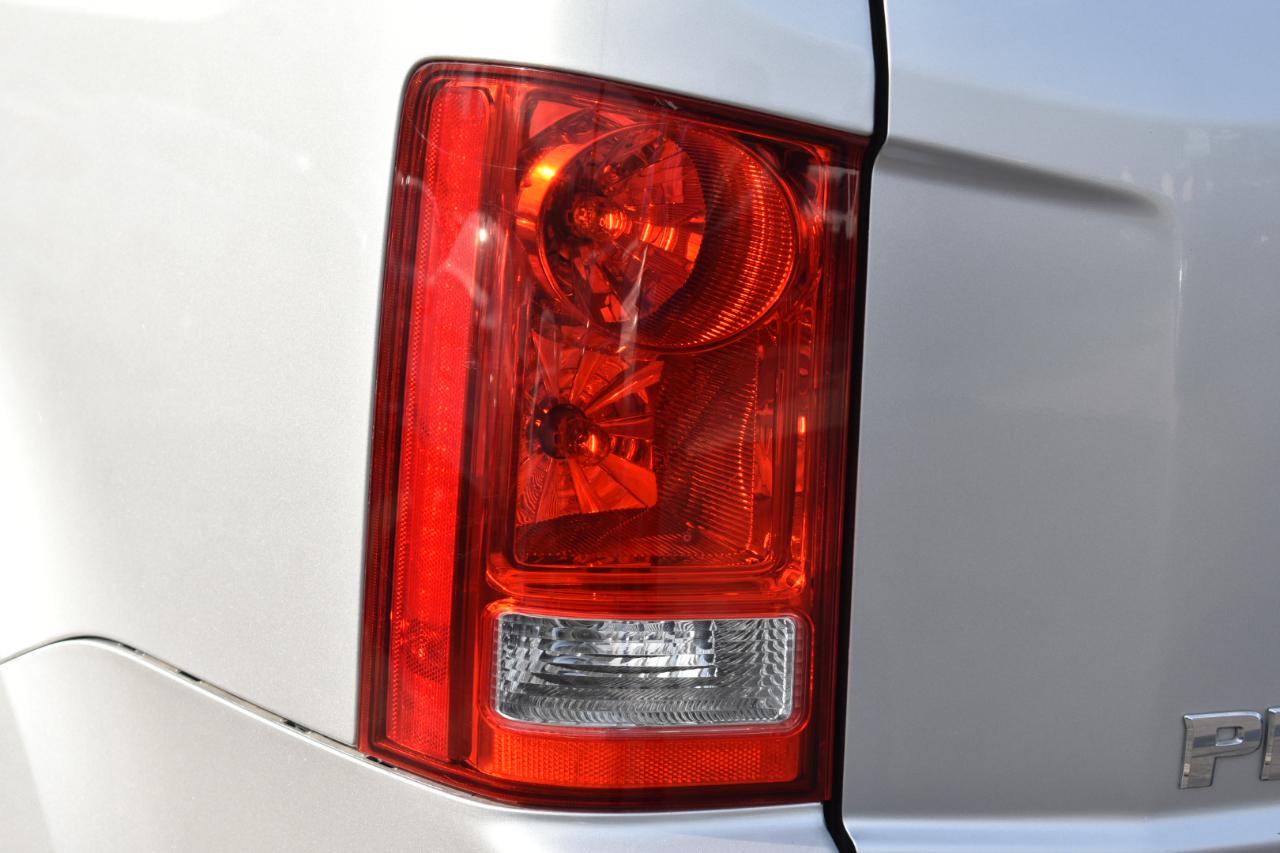 Honda Pilot Touring 4WD 5-Spd AT with DVD 2015