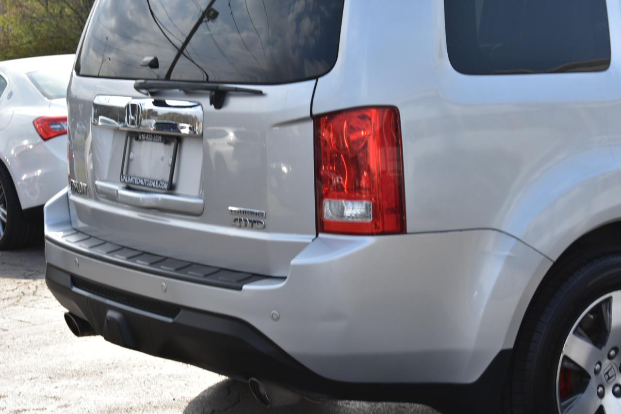 Honda Pilot Touring 4WD 5-Spd AT with DVD 2015