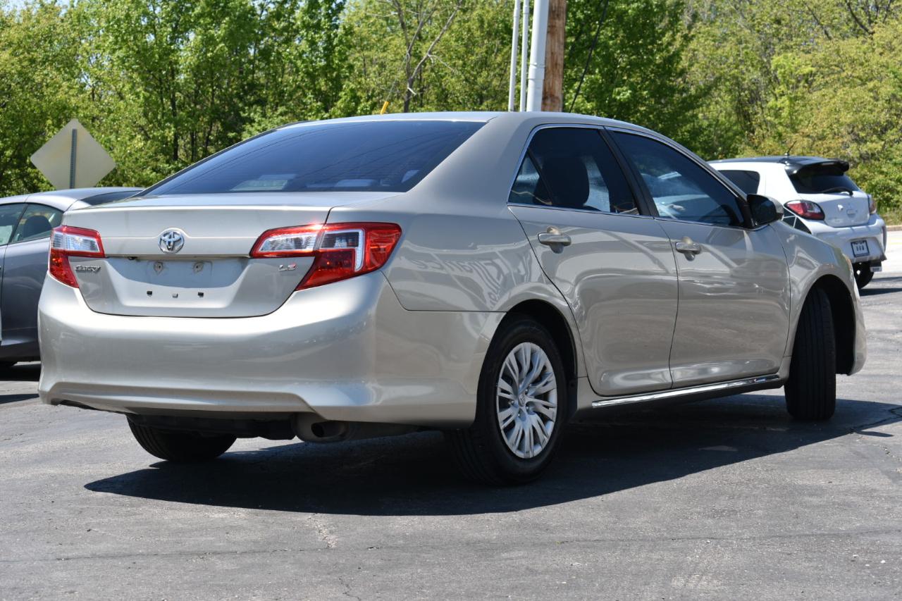 Toyota Camry LE 4D Sedan 2014