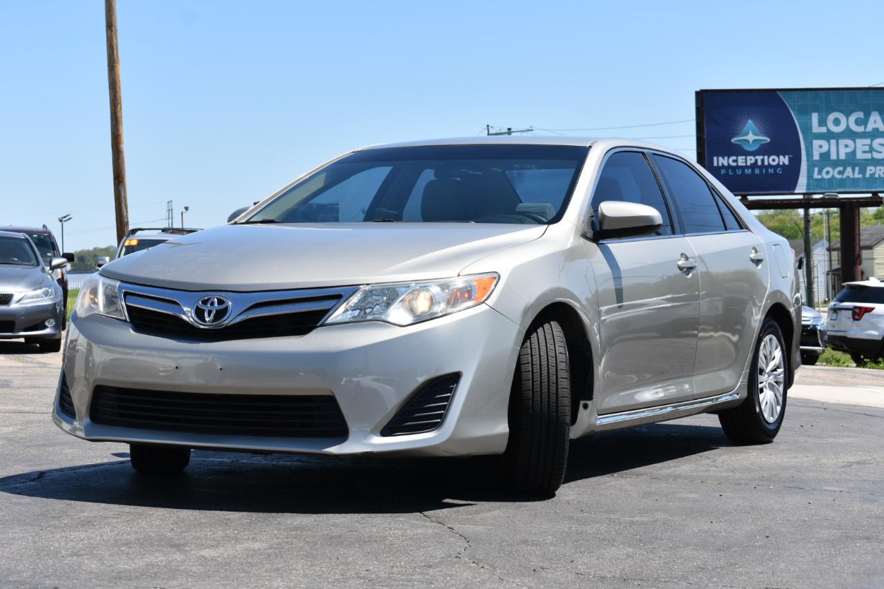Toyota Camry LE 4D Sedan 2014