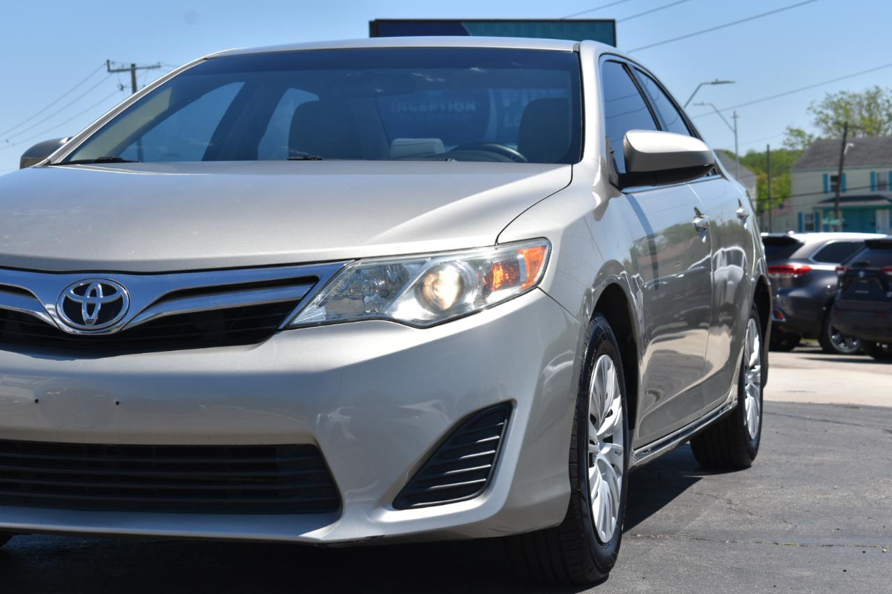 Toyota Camry LE 4D Sedan 2014