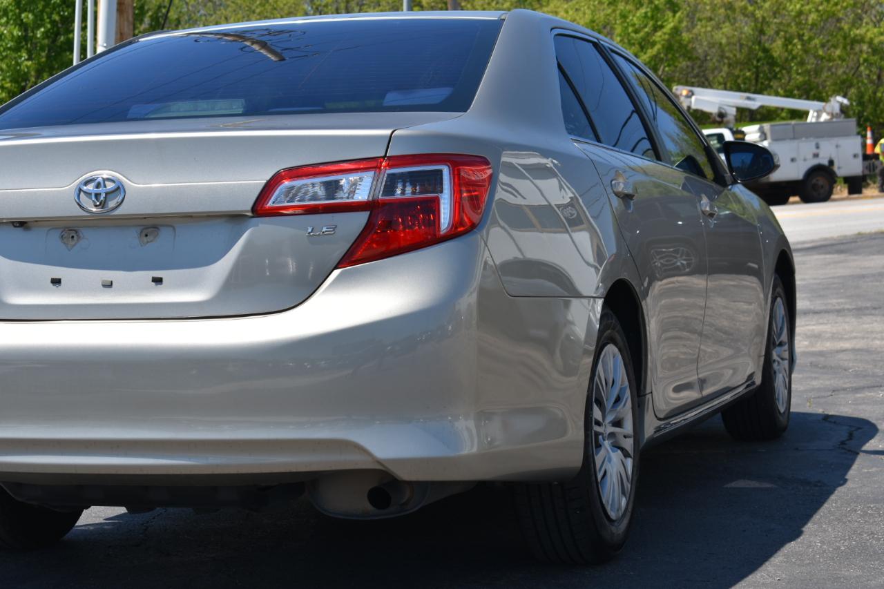 Toyota Camry LE 4D Sedan 2014