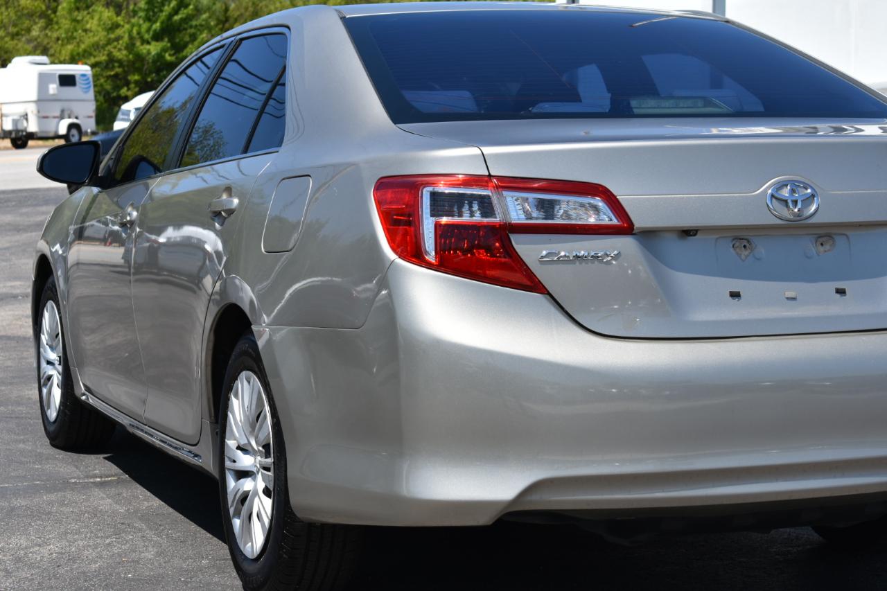 Toyota Camry LE 4D Sedan 2014