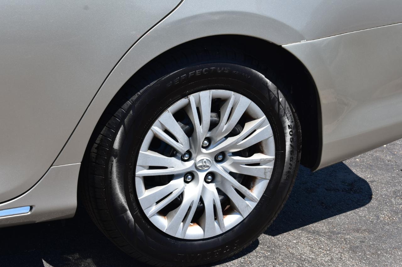 Toyota Camry LE 4D Sedan 2014