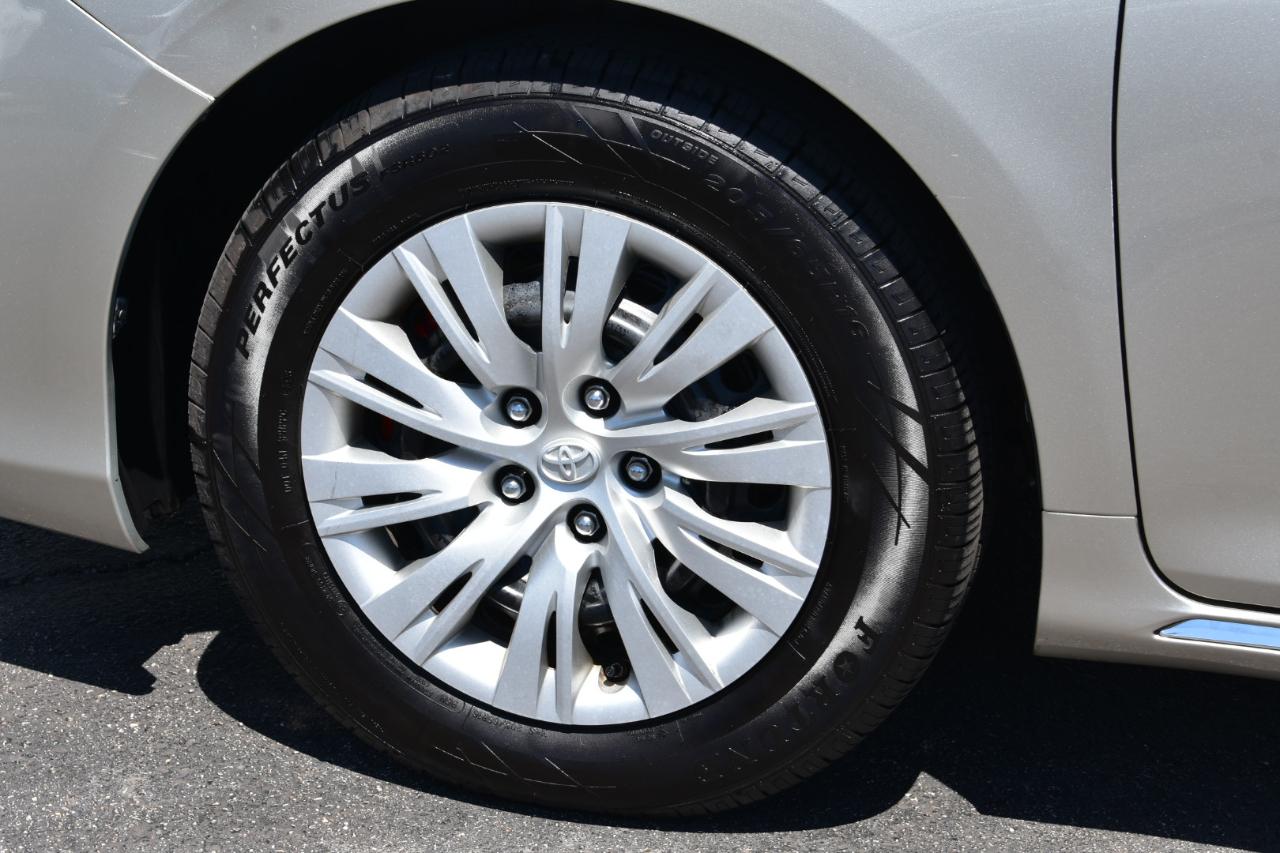 Toyota Camry LE 4D Sedan 2014