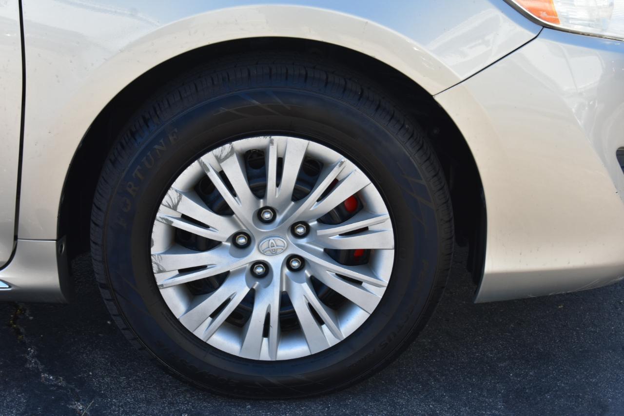 Toyota Camry LE 4D Sedan 2014