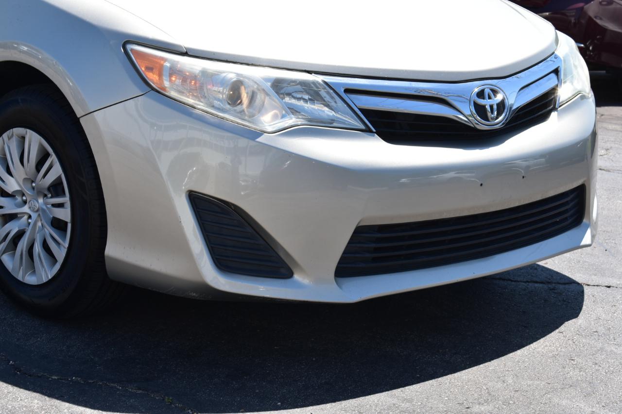 Toyota Camry LE 4D Sedan 2014